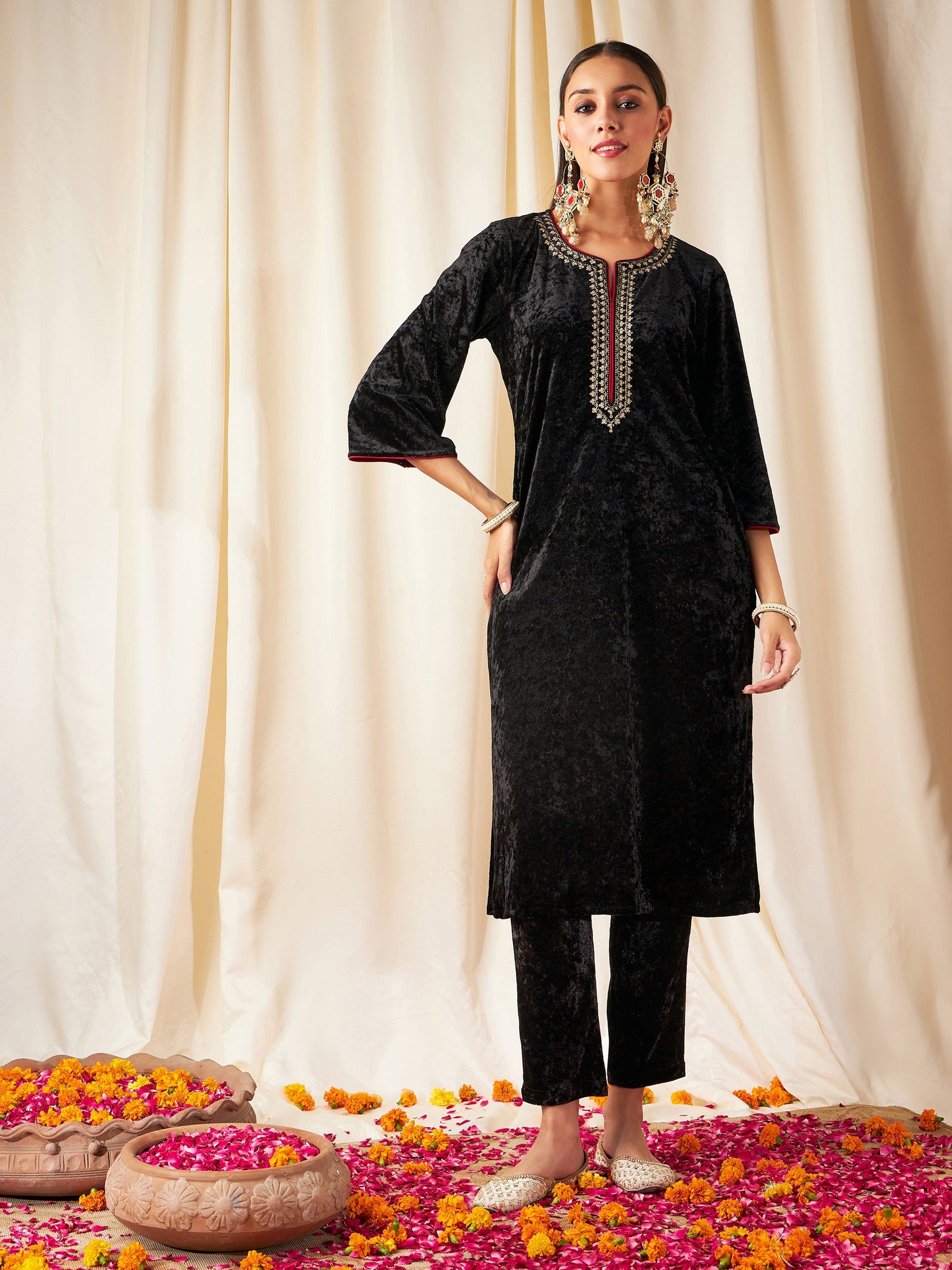 Black Velvet Straight Kurta-Shae by SASSAFRAS