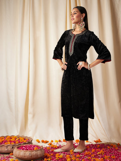 Black Velvet Straight Kurta-Shae by SASSAFRAS