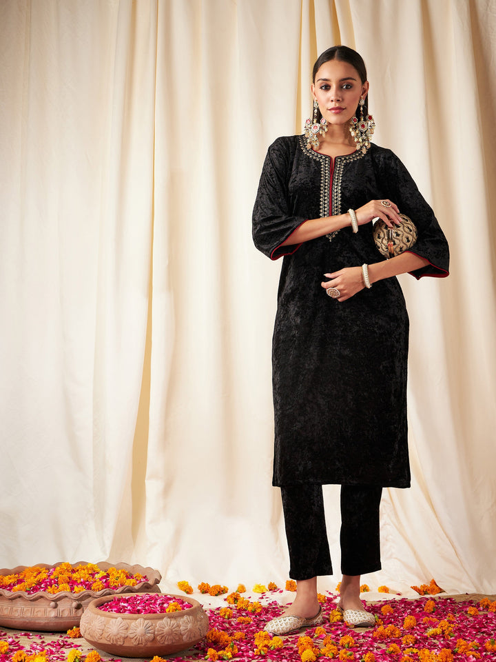 Black Velvet Straight Kurta-Shae by SASSAFRAS