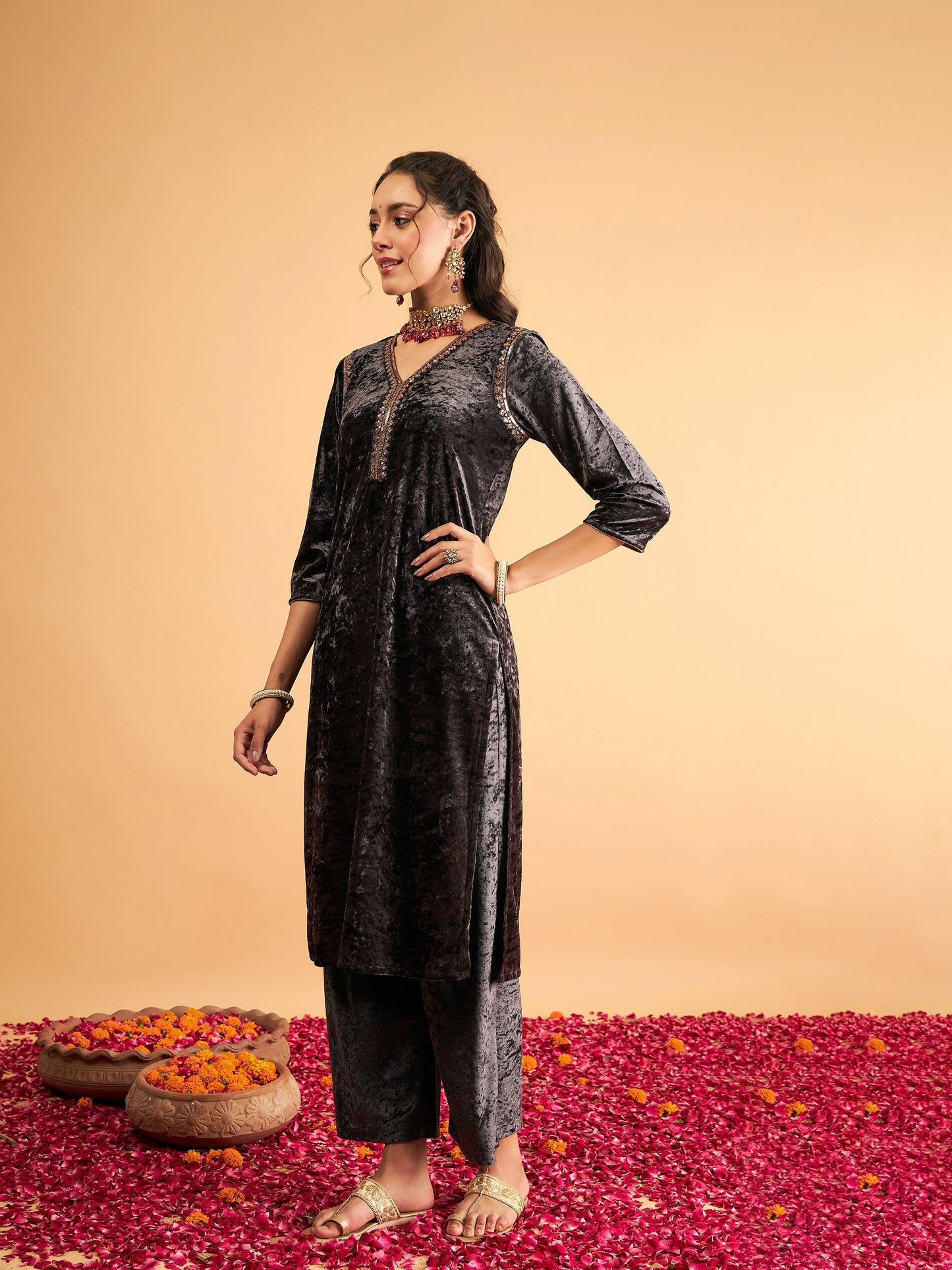 Grey Velvet Embroidered Straight Kurta