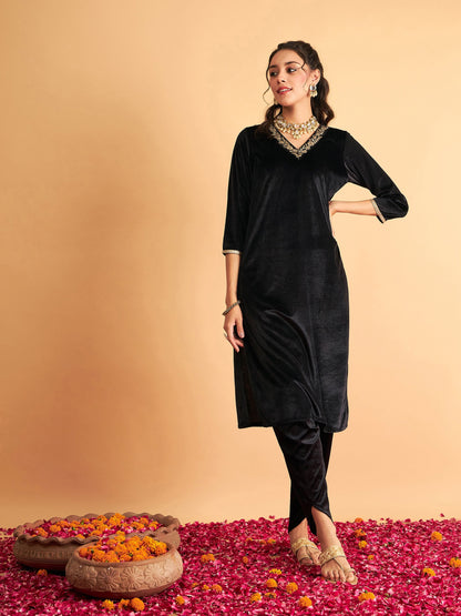 Black Velvet Zari Embroidered Pocket Straight Kurta-Shae by SASSAFRAS