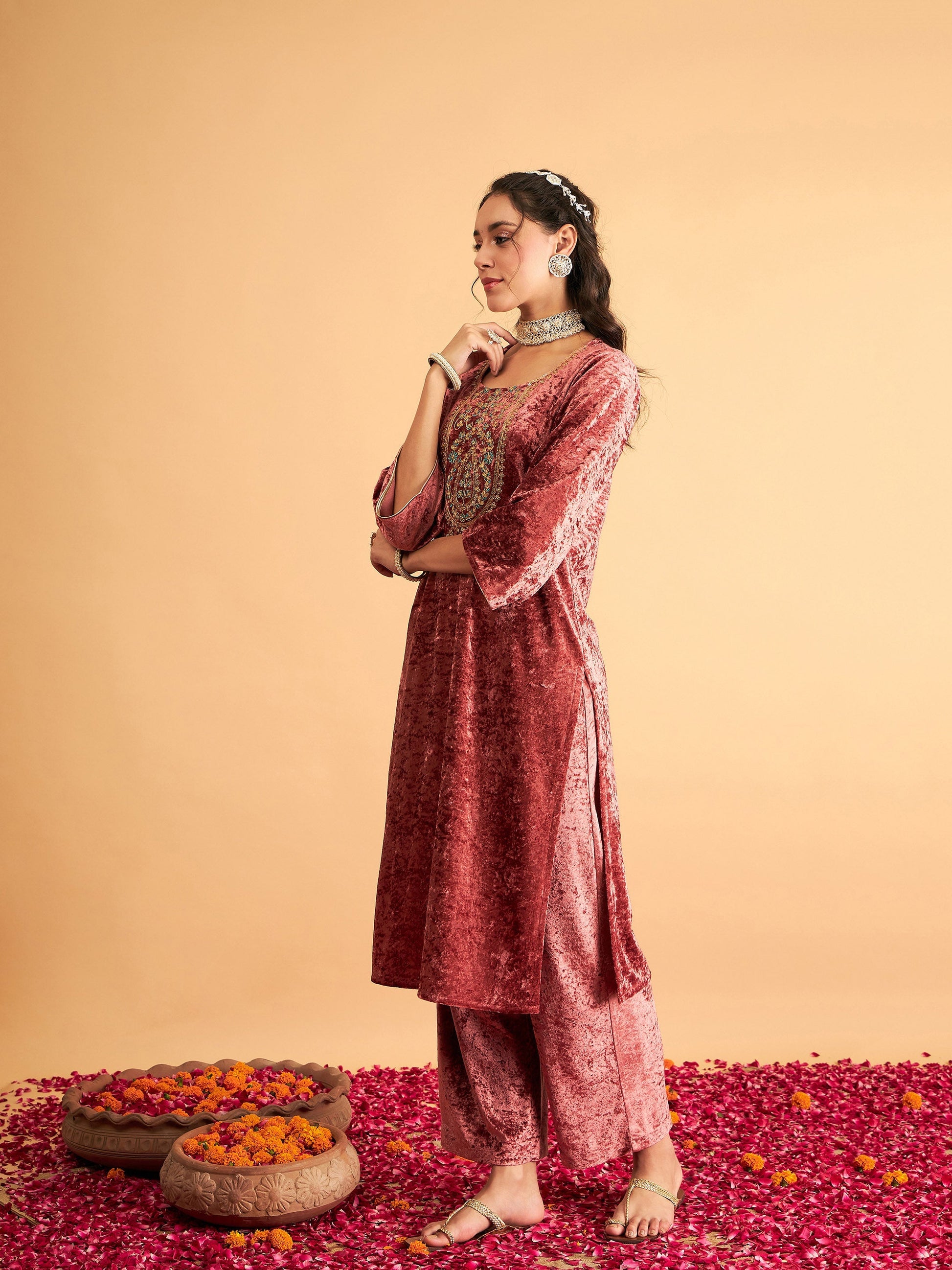 Pink Velvet Embroidered Straight Kurta-Shae by SASSAFRAS