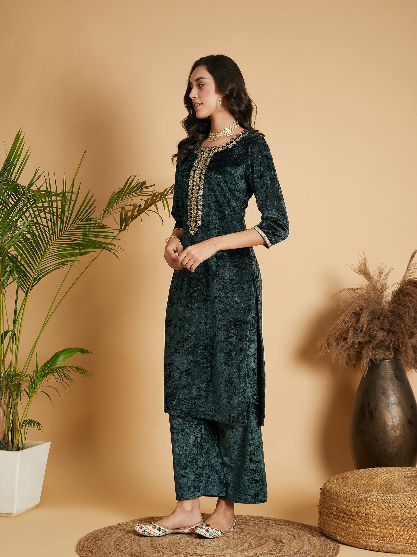 Emerald Embroidered Straight Kurta