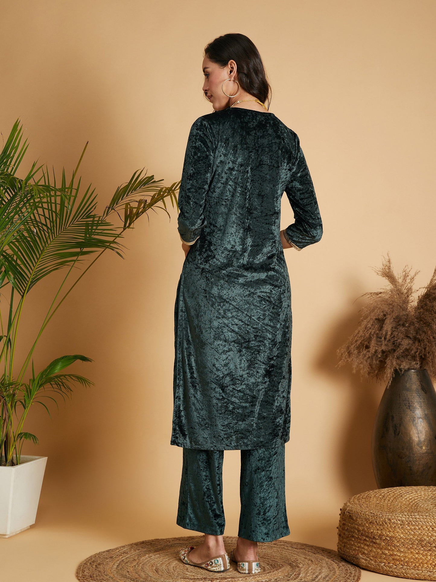 Emerald Embroidered Straight Kurta