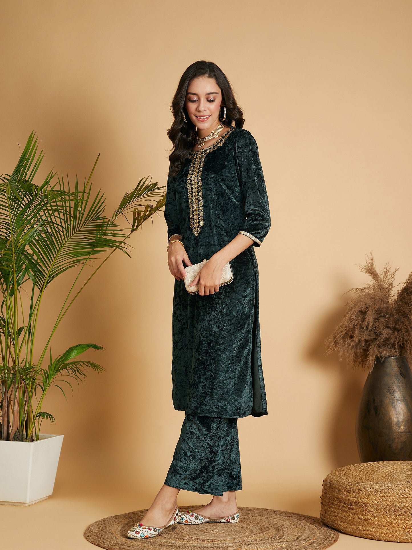 Emerald Embroidered Straight Kurta