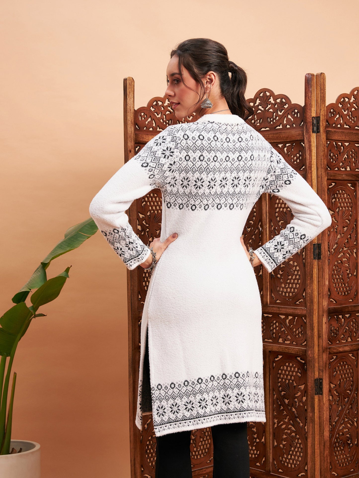 Black & White Hair Wool Straight Kurta-Shae by SASSAFRAS