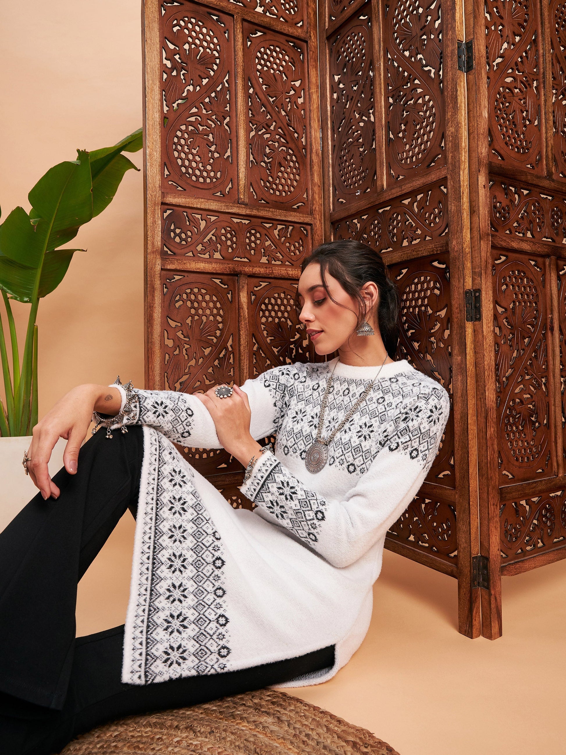 Black & White Hair Wool Straight Kurta-Shae by SASSAFRAS