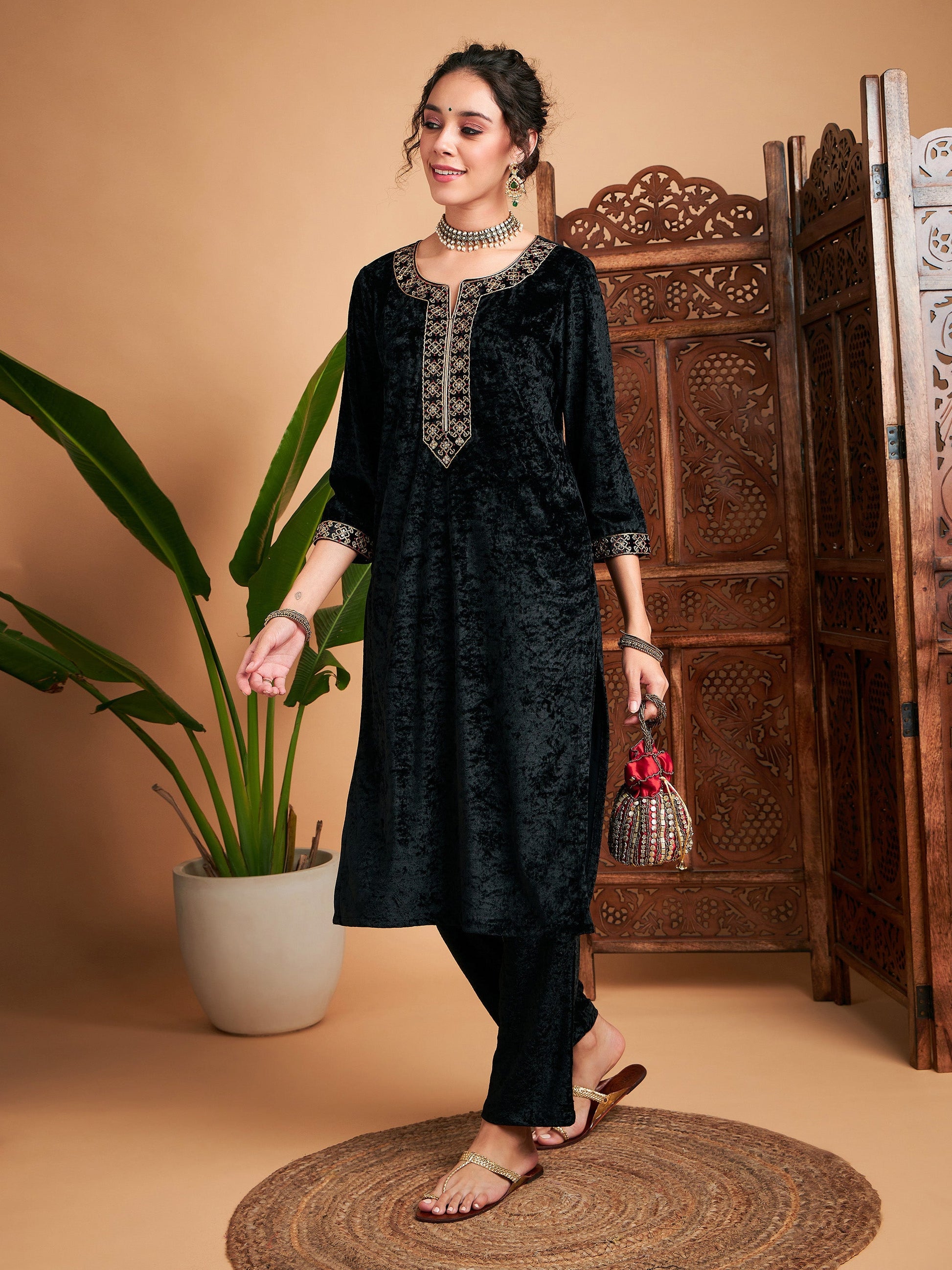 Black Velvet Embroidered Straight Kurta-Shae by SASSAFRAS