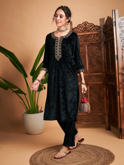 Black Velvet Embroidered Straight Kurta-Shae by SASSAFRAS