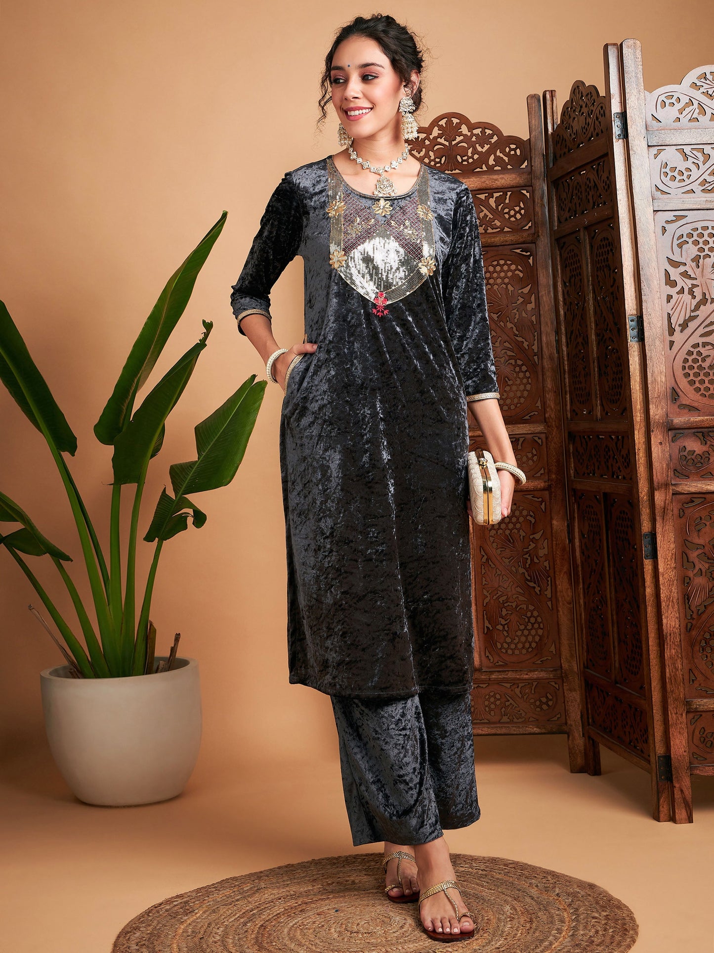 Grey Velvet Sequin Embroidered Straight Kurta