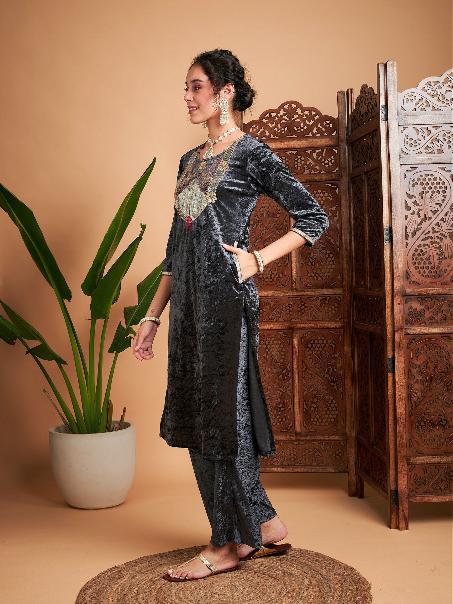 Grey Velvet Sequin Embroidered Straight Kurta