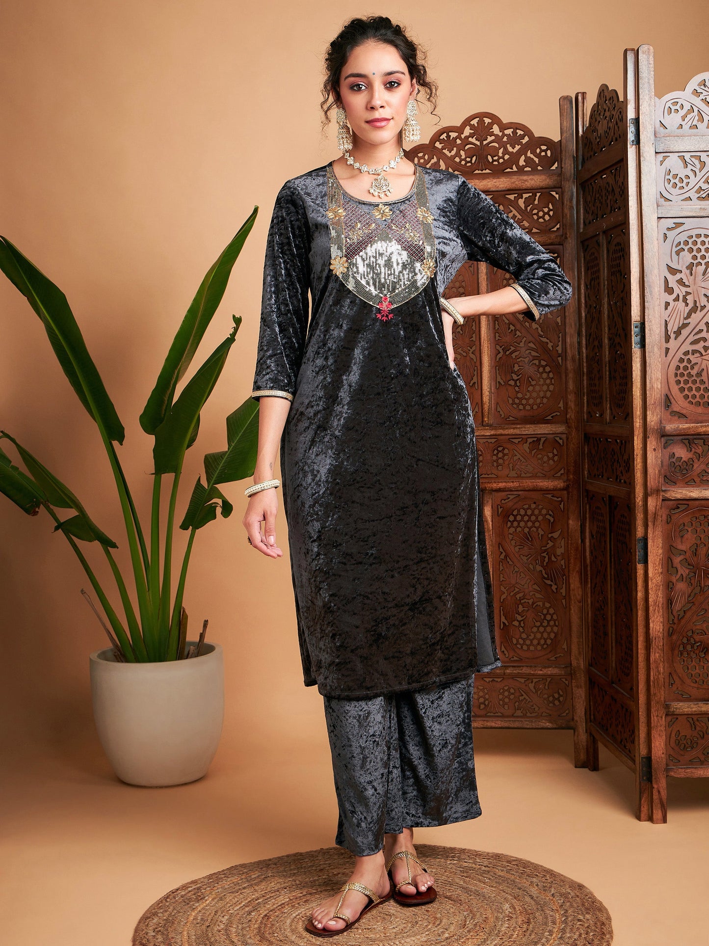 Grey Velvet Sequin Embroidered Straight Kurta