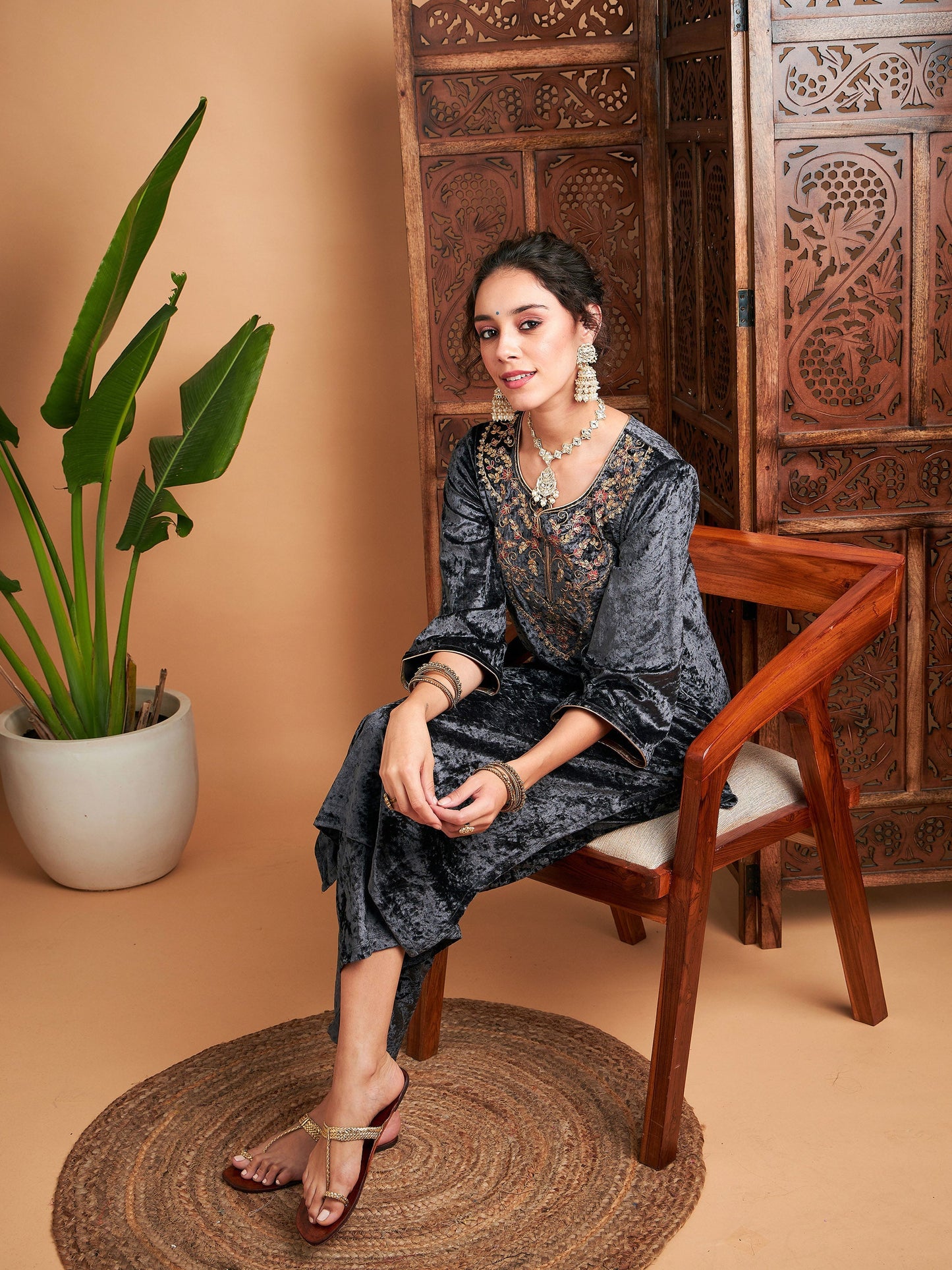 Grey Velvet Embroidered Straight Kurta