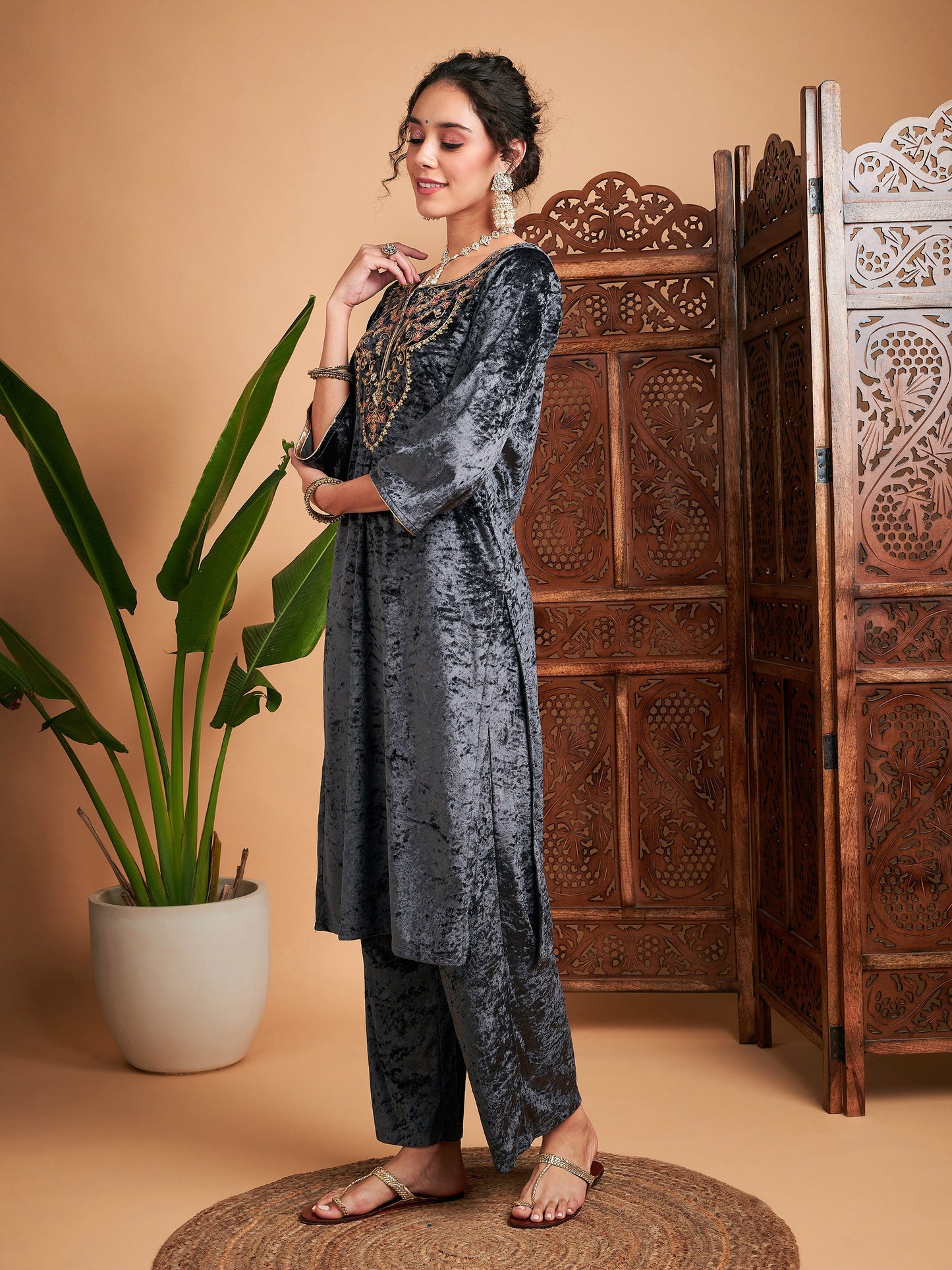 Grey Velvet Embroidered Straight Kurta