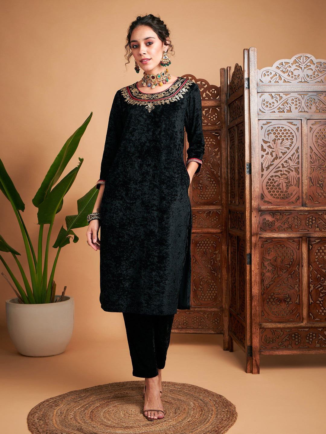 Black Velvet Side Pocket Embroidered Straight Kurta-Shae by SASSAFRAS