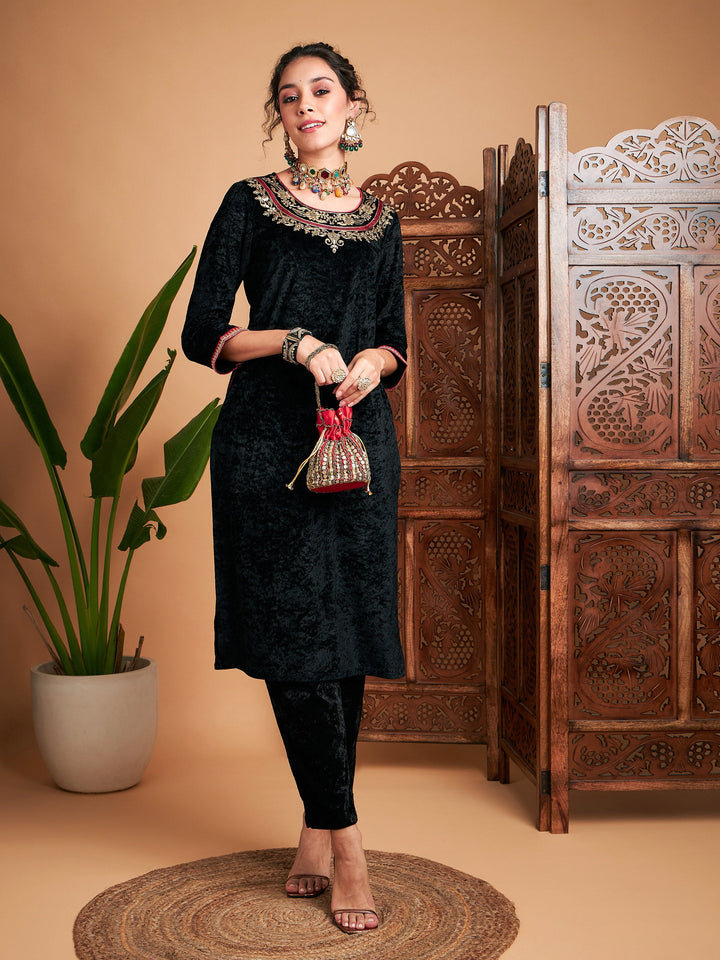 Black Velvet Side Pocket Embroidered Straight Kurta-Shae by SASSAFRAS