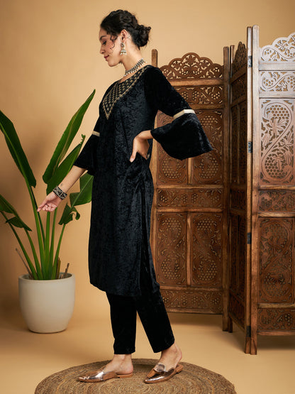 Black Velvet Zari Embroidered Kurta-Shae by SASSAFRAS