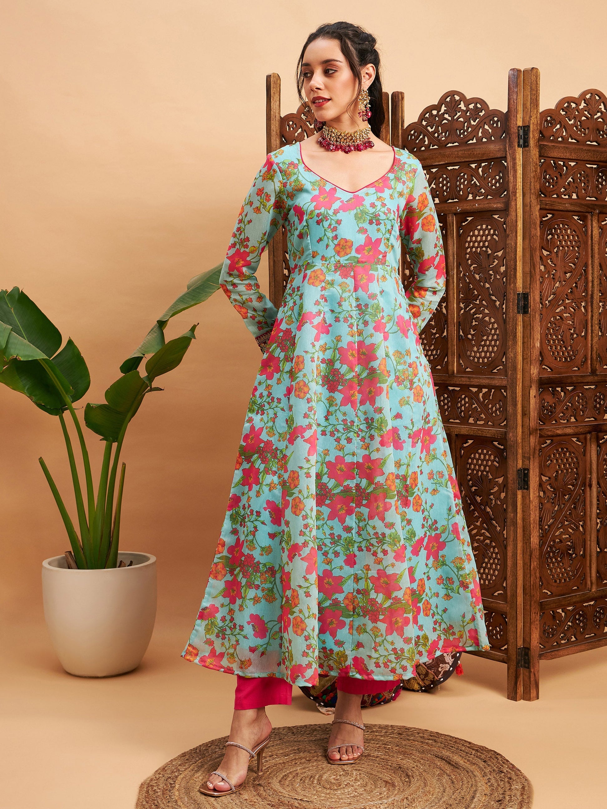 Blue Floral Sweatheart Neck Anarkali Maxi Kurta-Shae by SASSAFRAS
