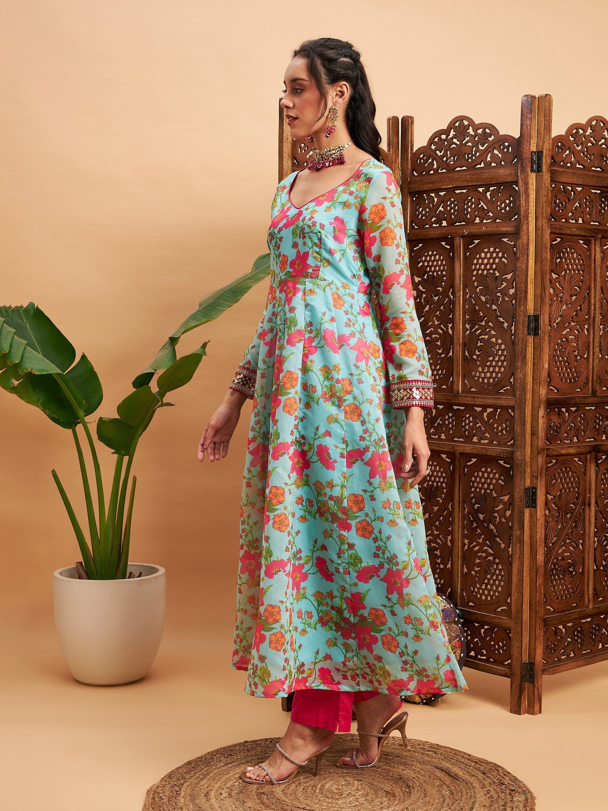 Blue Floral Sweatheart Neck Anarkali Maxi Kurta-Shae by SASSAFRAS