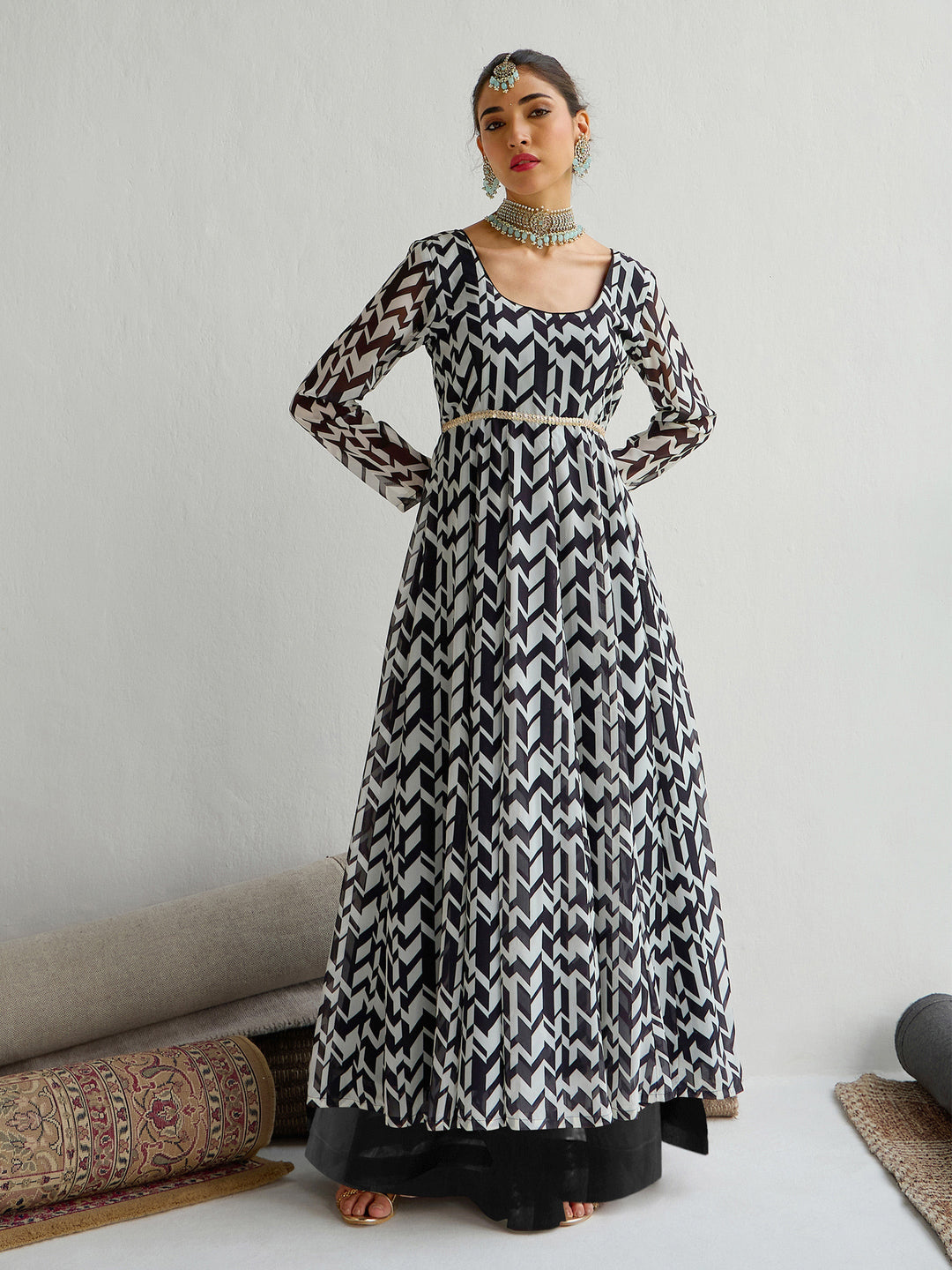 Women Black &amp; Off White Round Neck Anarkali Kurta