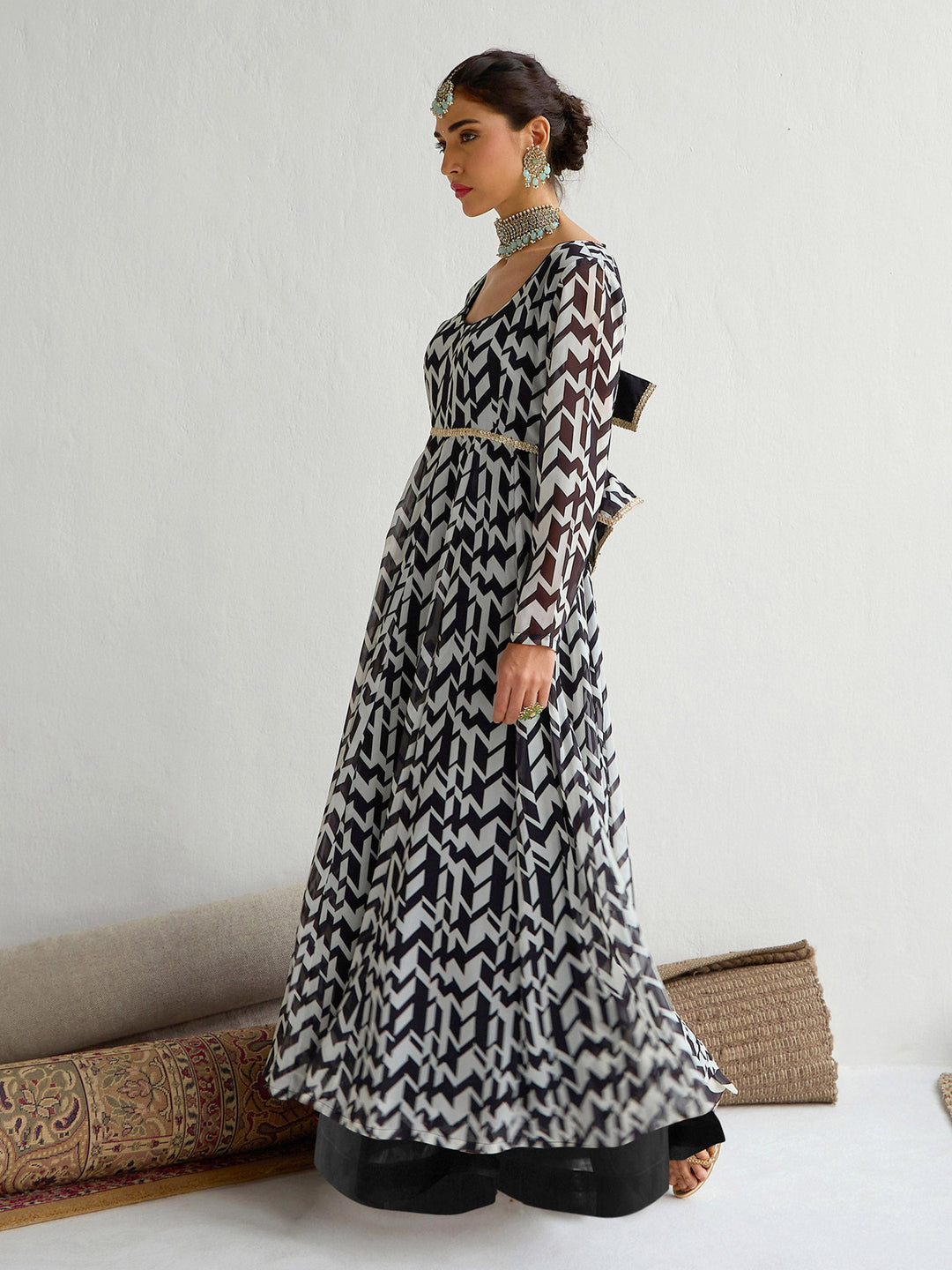 Women Black &amp; Off White Round Neck Anarkali Kurta