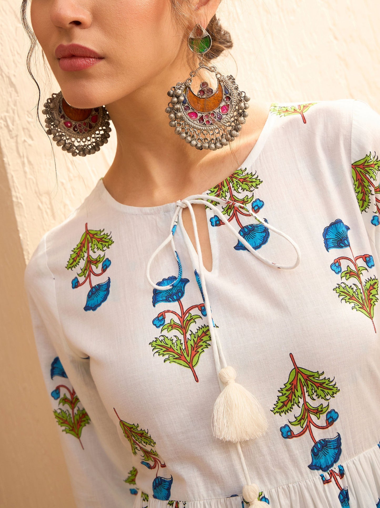 White Floral Front Dori Gathered Kurta With Straight Pants-Shae by SASSAFRAS
