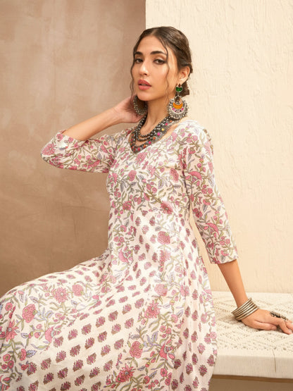 Women White Floral Sweetheart Neck Anarkali Kurta