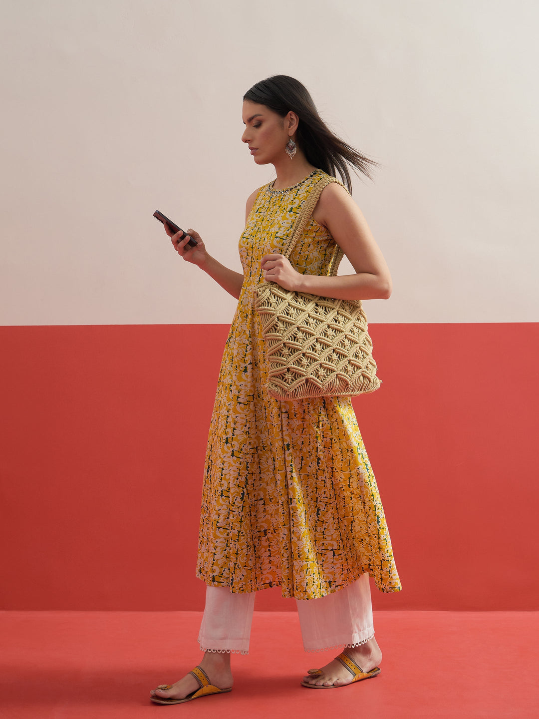 Women Yellow Floral Embroidered Sleeveless Kurta