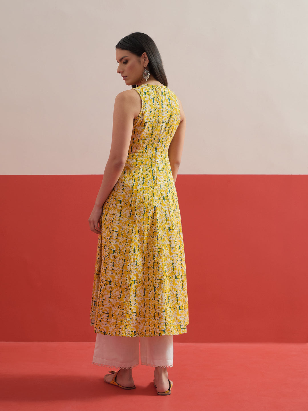 Women Yellow Floral Embroidered Sleeveless Kurta