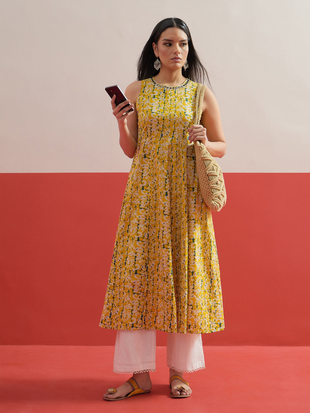 Women Yellow Floral Embroidered Sleeveless Kurta With Straight Pant