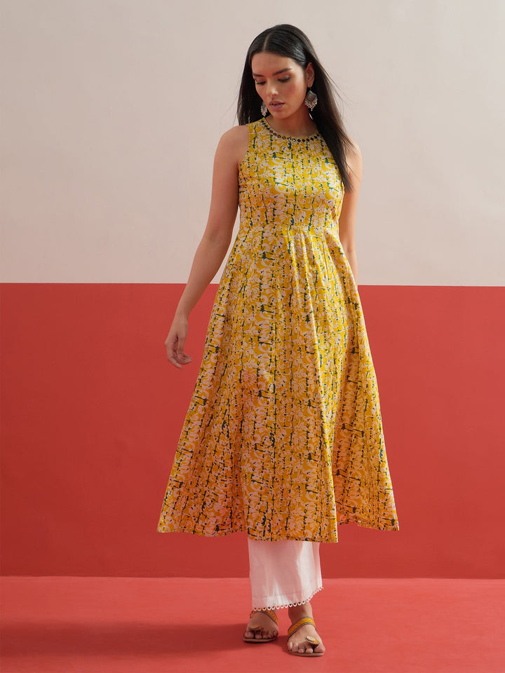 Women Yellow Floral Embroidered Sleeveless Kurta With Straight Pant