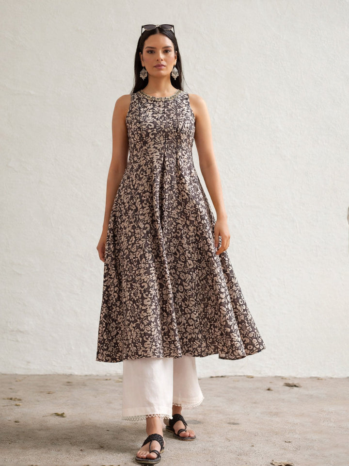 Women Dark Grey Floral Embroidered Sleeveless Kurta