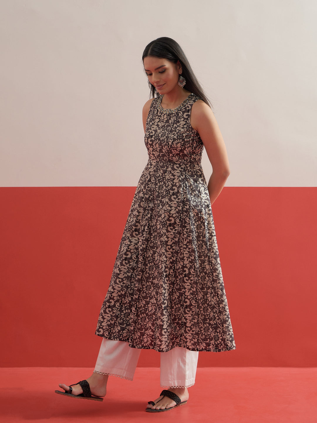 Women Dark Grey Floral Embroidered Sleeveless Kurta