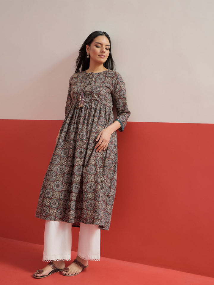 Women Brown Geometric Print Gathered Kurta With Straight Pant