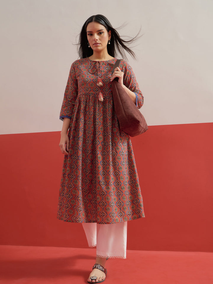 Women Maroon Geometric Print Gathered Kurta With Straight Pant