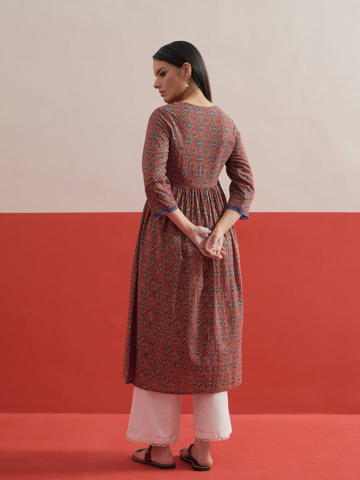 Women Maroon Geometric Print Gathered Kurta With Straight Pant