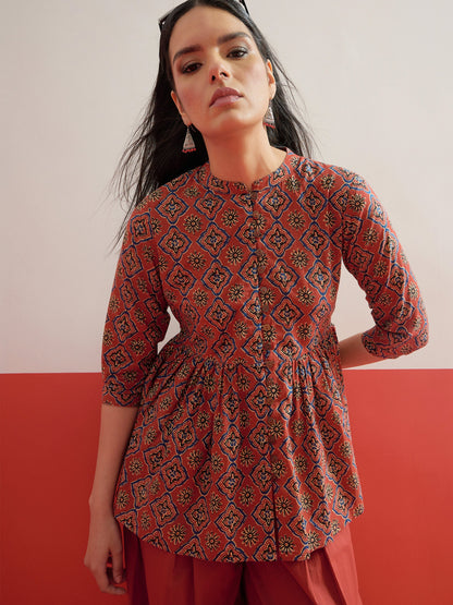 Women Maroon Geometric Front Button Gathered Kurti