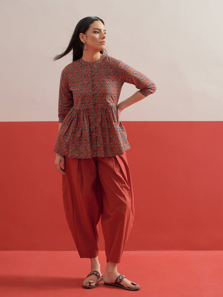 Women Maroon Geometric Front Button Gathered Kurti
