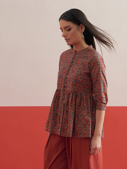 Women Maroon Geometric Front Button Gathered Kurti