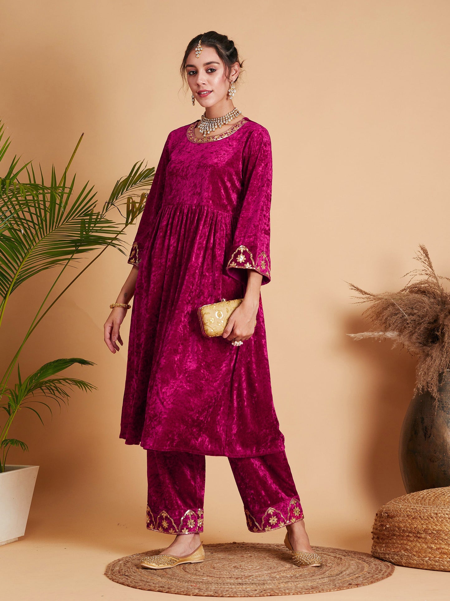 Women Fuchsia Velvet Embroidered Straight Pants