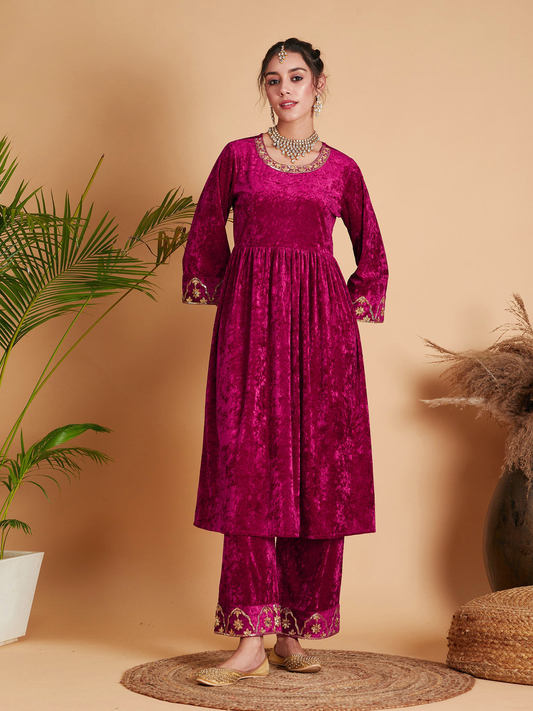 Women Fuchsia Velvet Embroidered Straight Pants