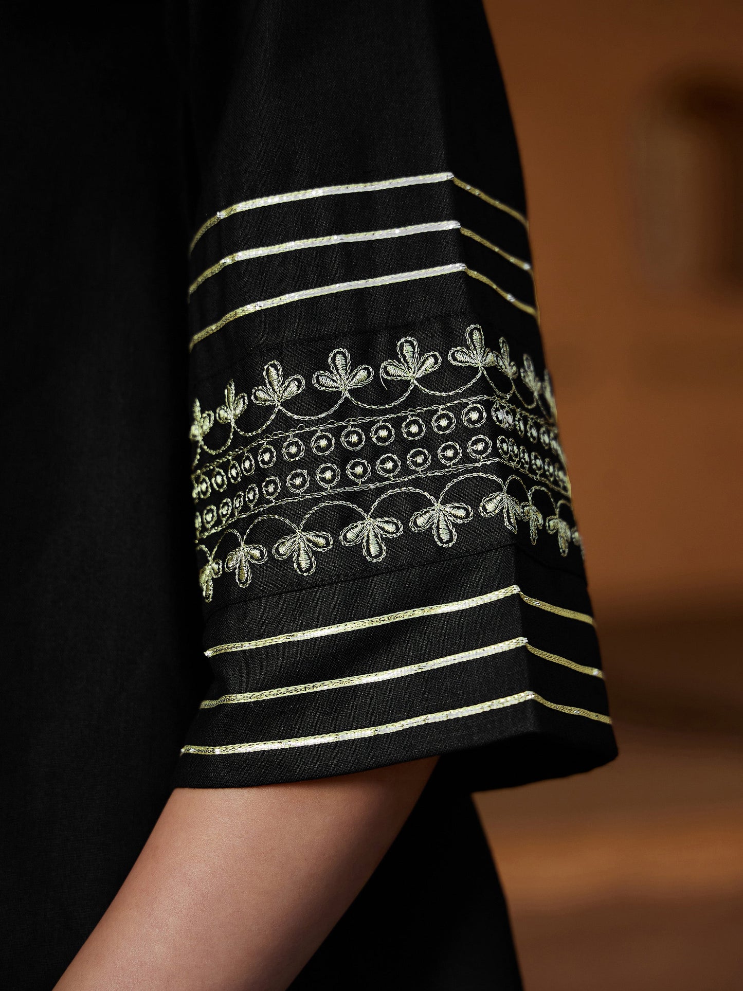 Women Black Embroidered Sleeve Shirt Kurti With Palazzos