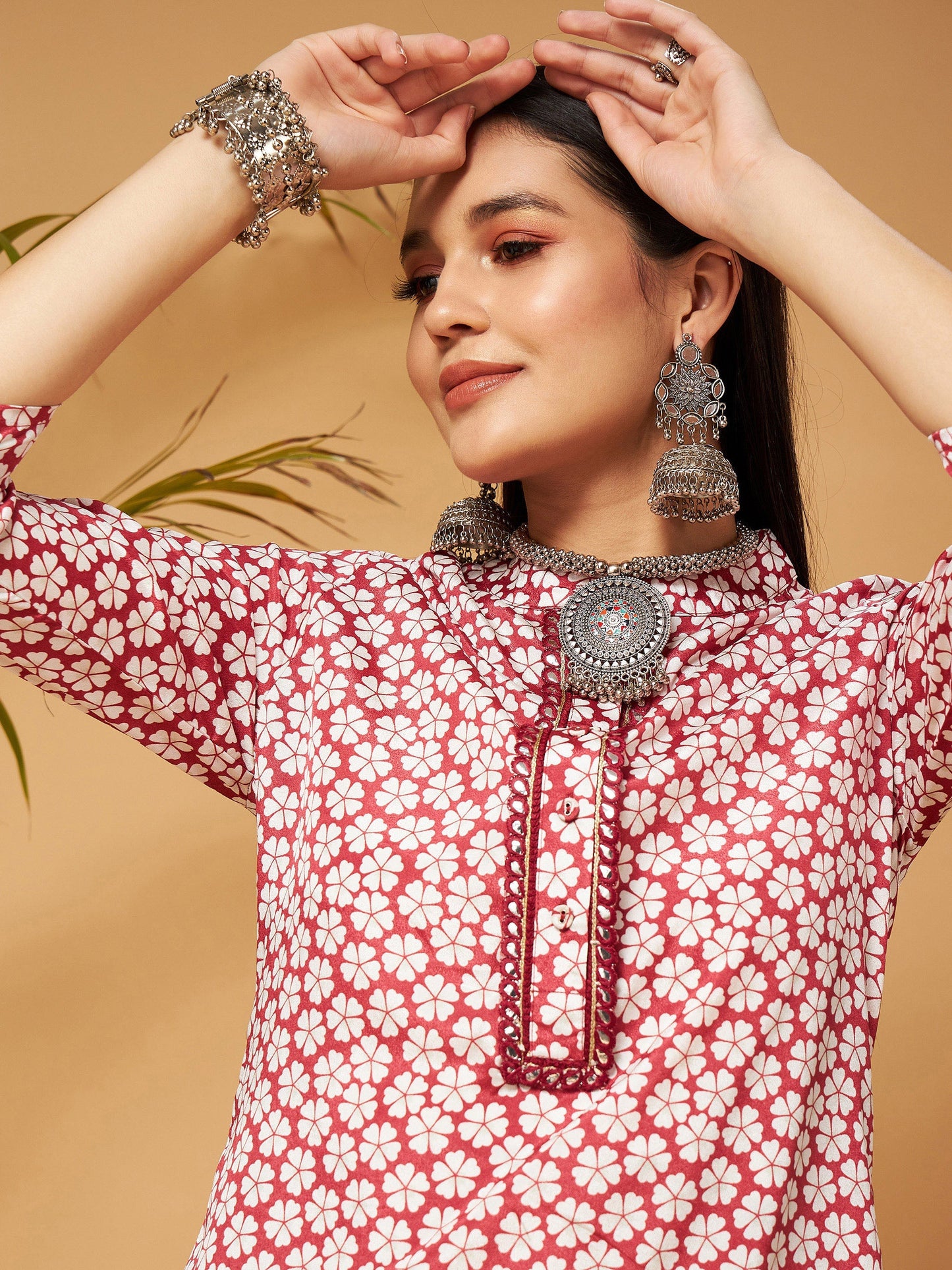 White Floral Neck Band Kurta With Pants