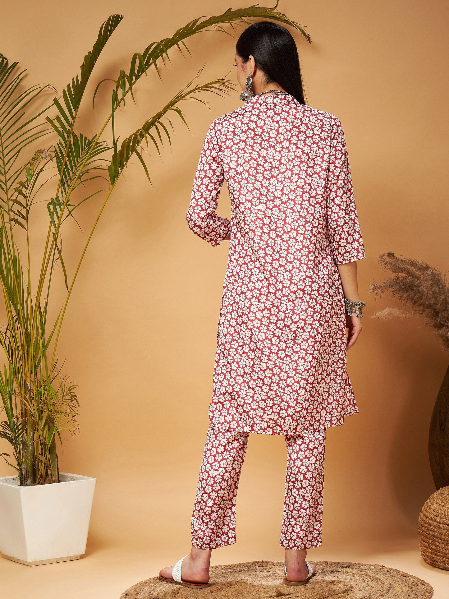 White Floral Neck Band Kurta With Pants