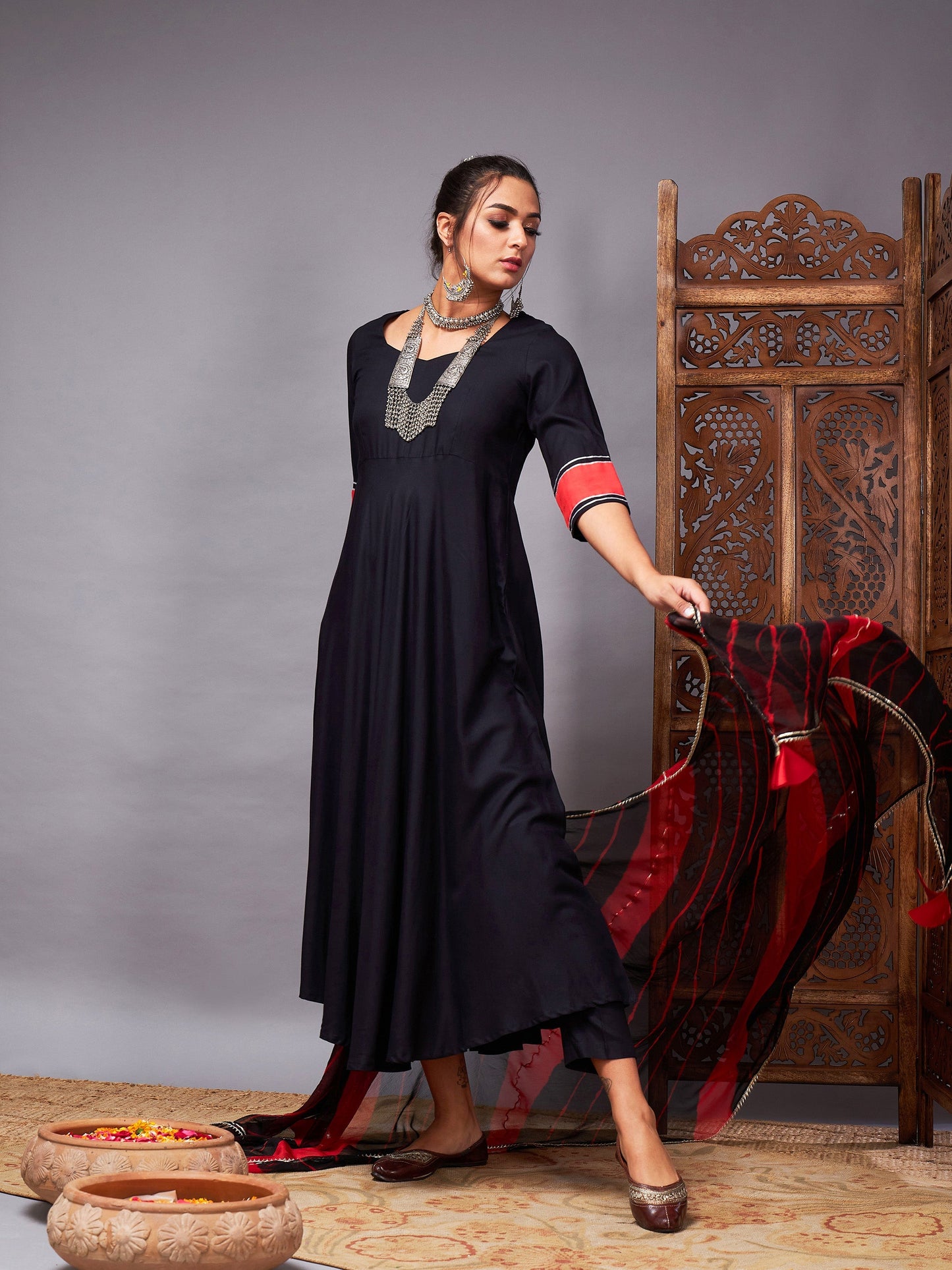 Black Kurta Set With Red Lehariya Dupatta