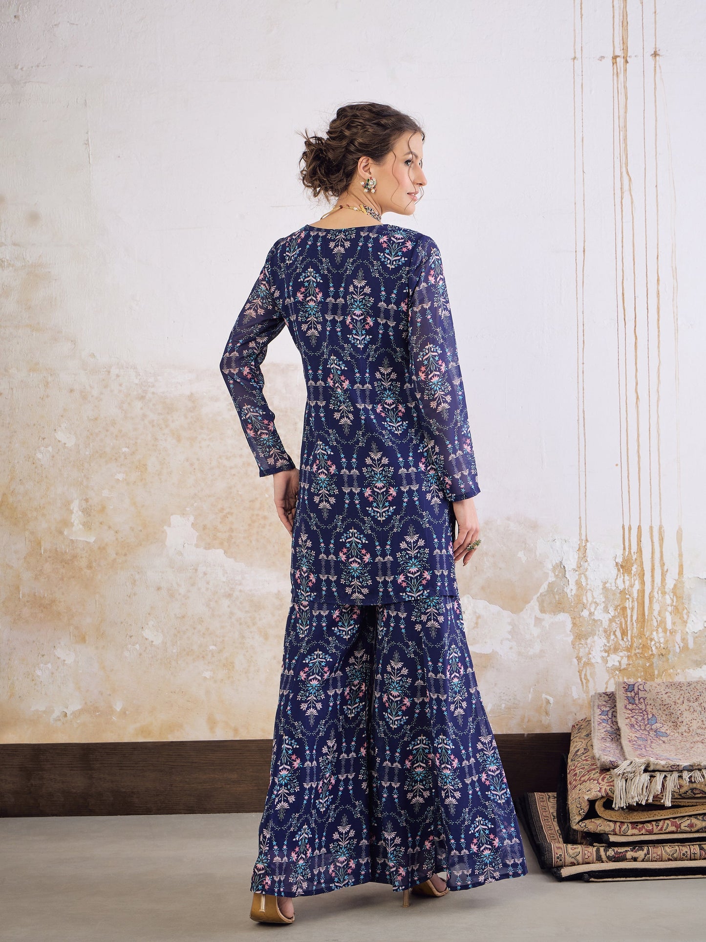 Women Navy Blue Floral Short Kurta With Palazzo Pants