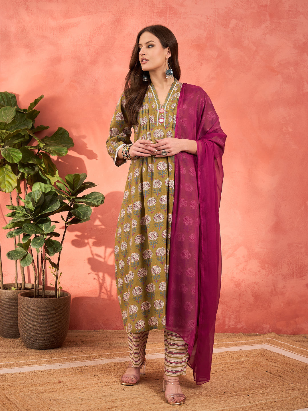 Green Floral Cambric Kurta With Pencil Pants &amp; Dupatta-Shae by SASSAFRAS