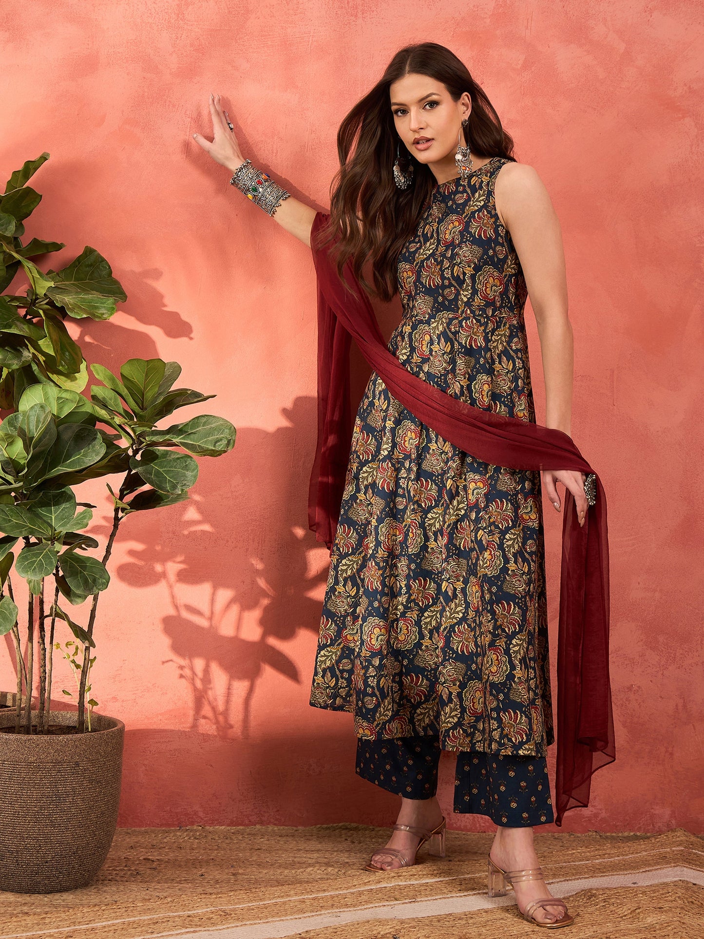 Women Navy Floral Sleeveless Kurta With Pencil Pants & Dupatta