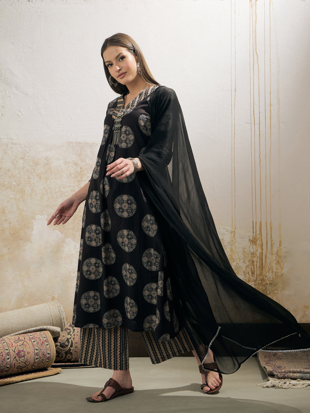 Black Geometric Print V Neck Kurta With Pencil Pants &amp; Dupatta-Shae by SASSAFRAS