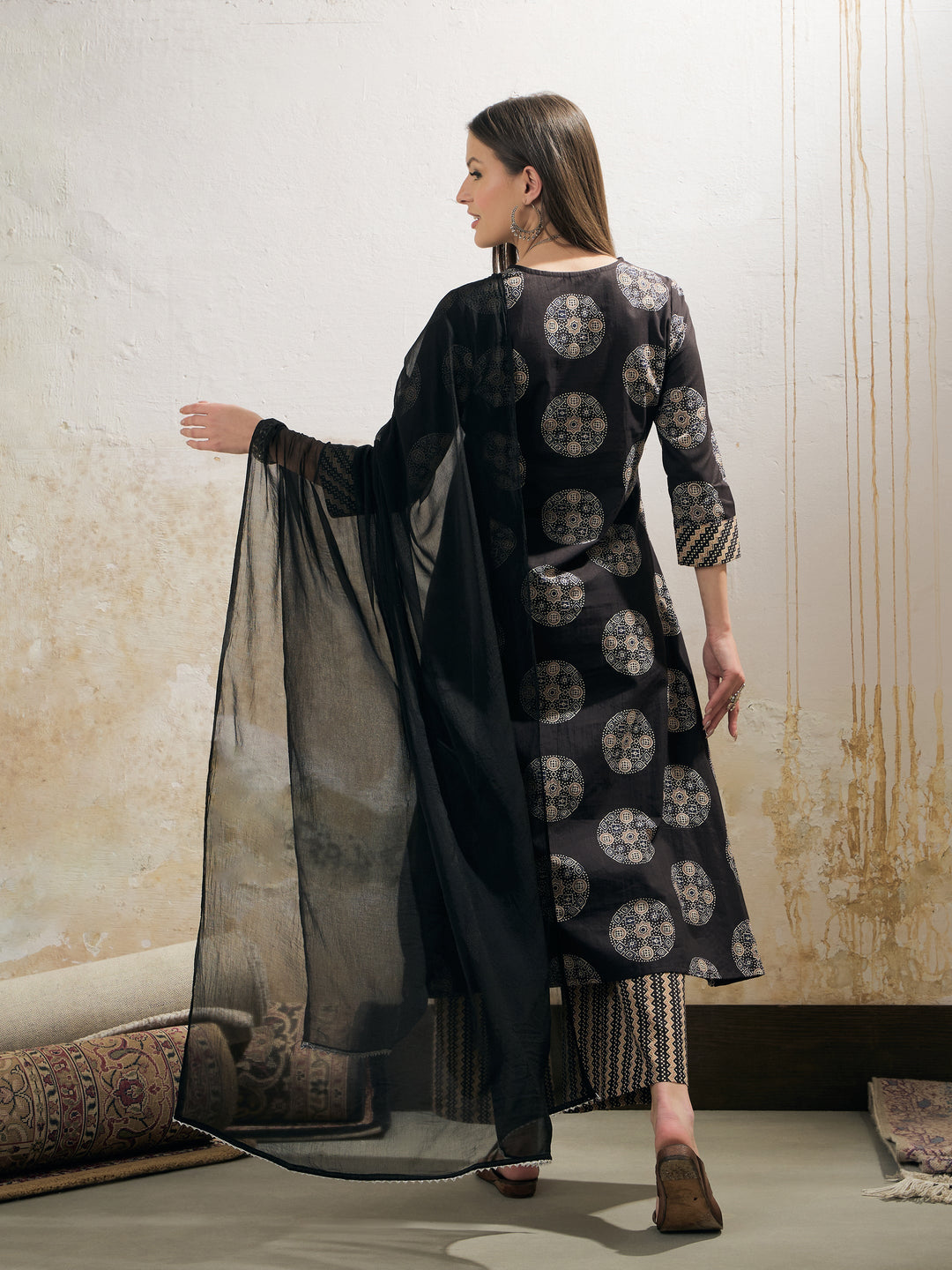 Black Geometric Print V Neck Kurta With Pencil Pants &amp; Dupatta-Shae by SASSAFRAS
